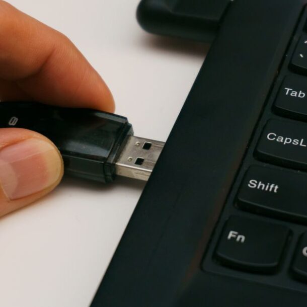 employee usb drive laptop office